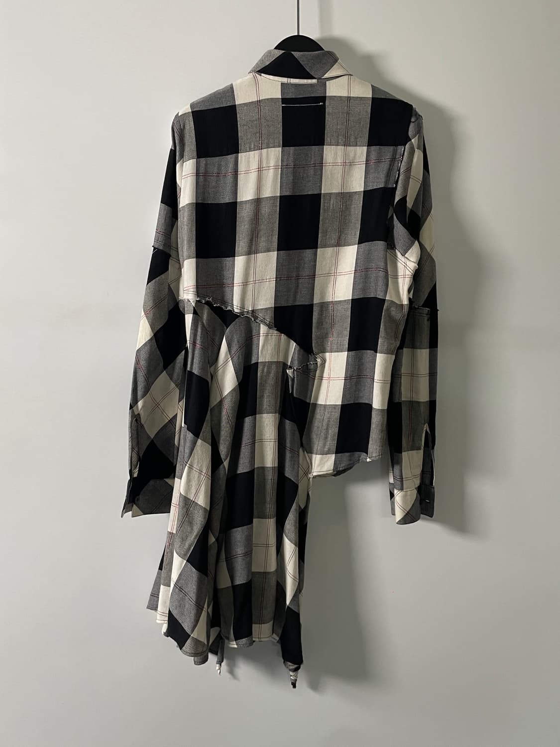 마르지엘라 MM6 체크 언발란스 셔츠 (on.345)   상품이미지3