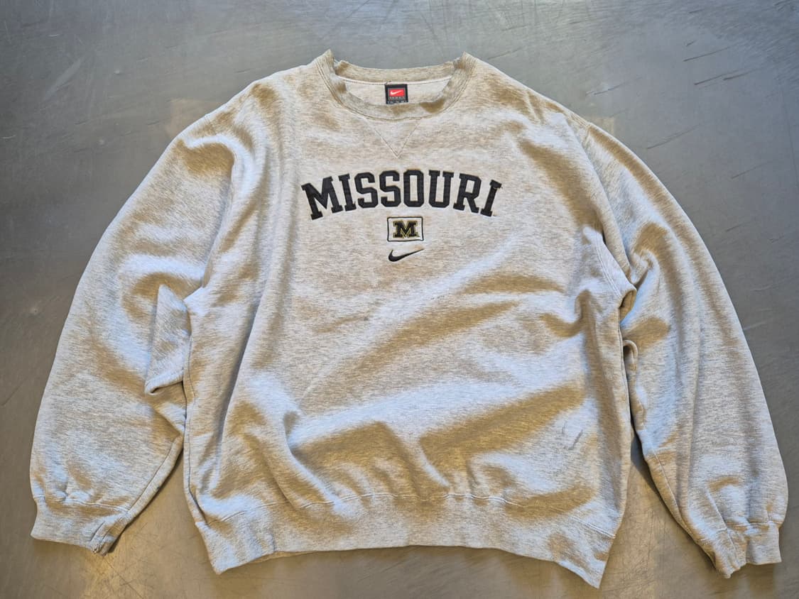 00s 나이키 미드 스우시 스웻 셔츠 상품이미지1