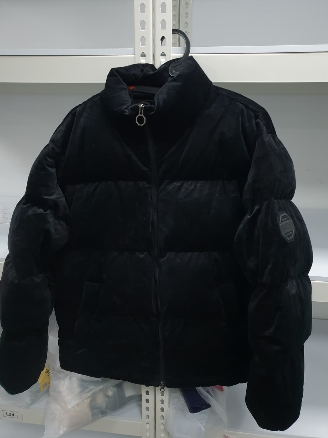 UFC 스포츠의 모노그램 릴렉스핏 벨로아 구스 다운 블랙 105사이즈 상품이미지1