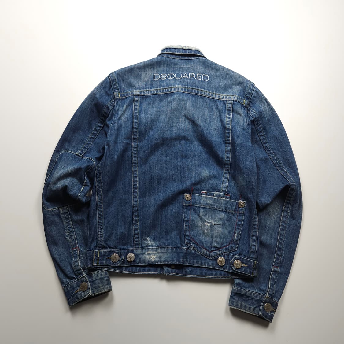 00s 디스퀘어드 빅로고 디테일 워싱 데님 트러커 자켓 (L)

-가격  상품이미지2