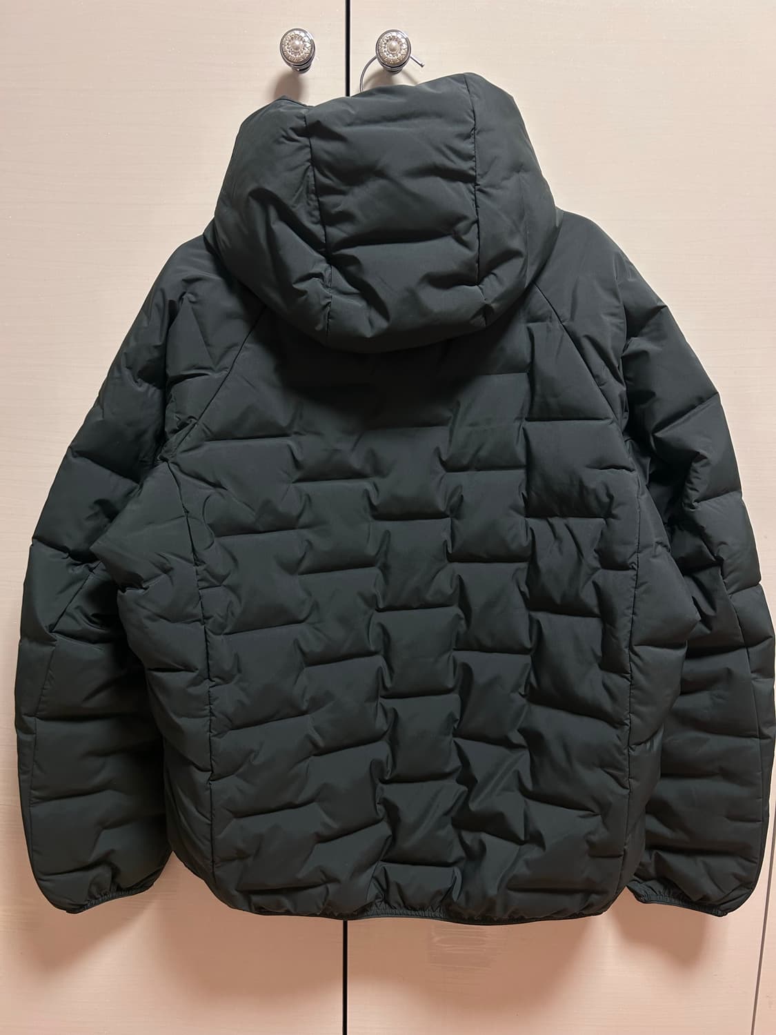 유니클로 퍼프테크 후드 파카 M 다크 그린 상품이미지3