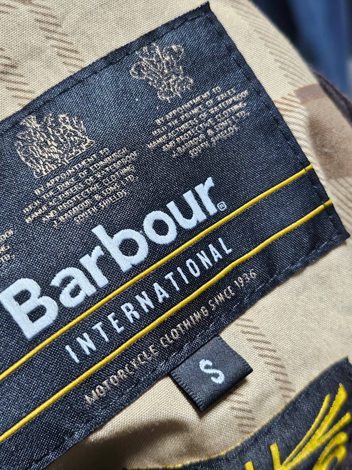 바버 인터네셔널 레벨 왁스 자켓 S 상품이미지3