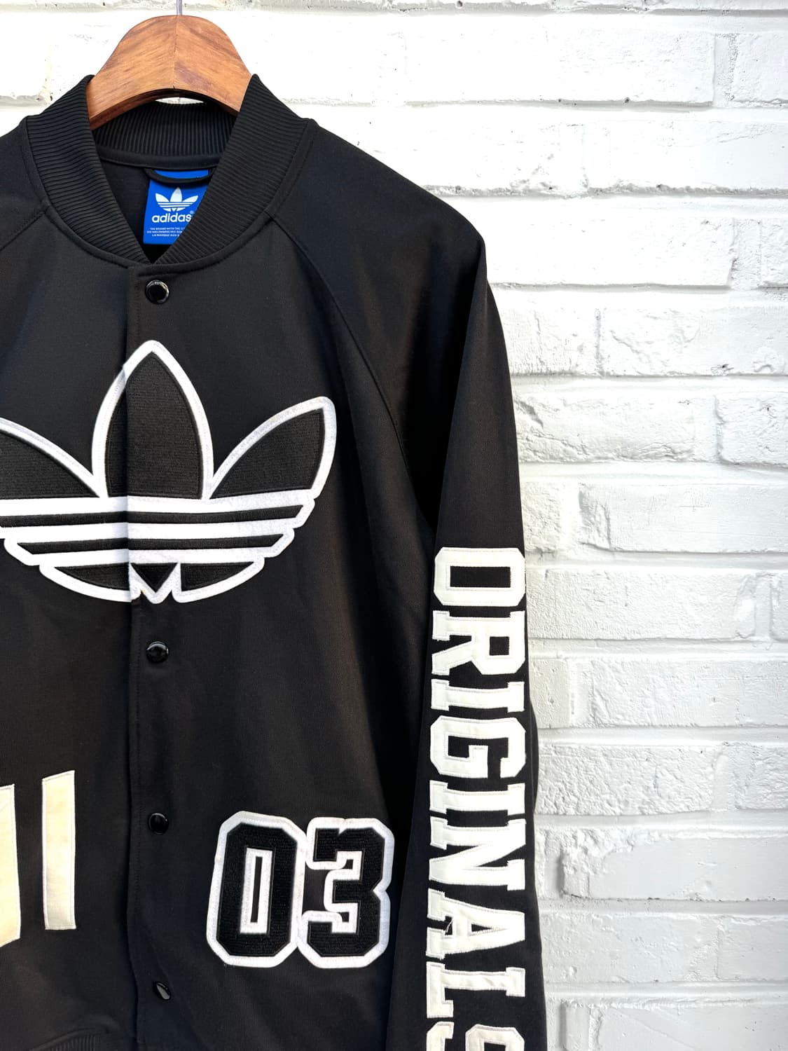 아디다스 블랙 빅로고 스타디움 자켓 상품이미지4