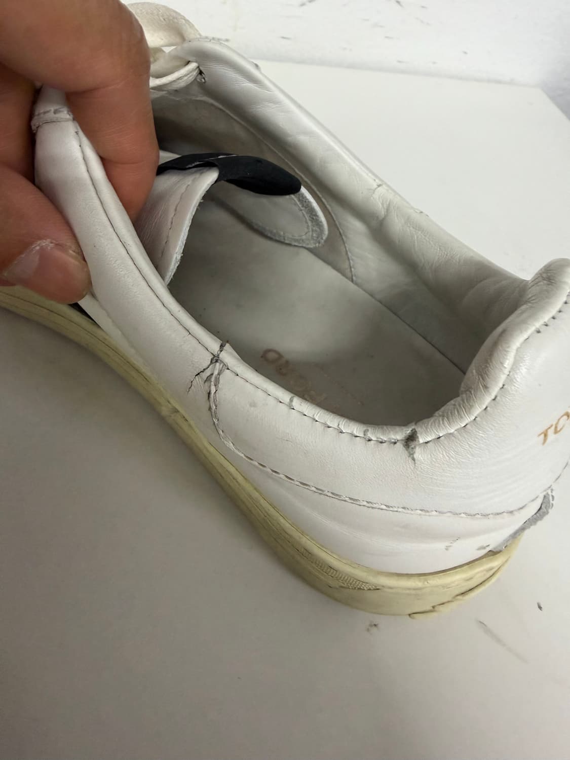 정품) 톰포드 화이트 레더 스니커즈 9(280) 상품이미지8