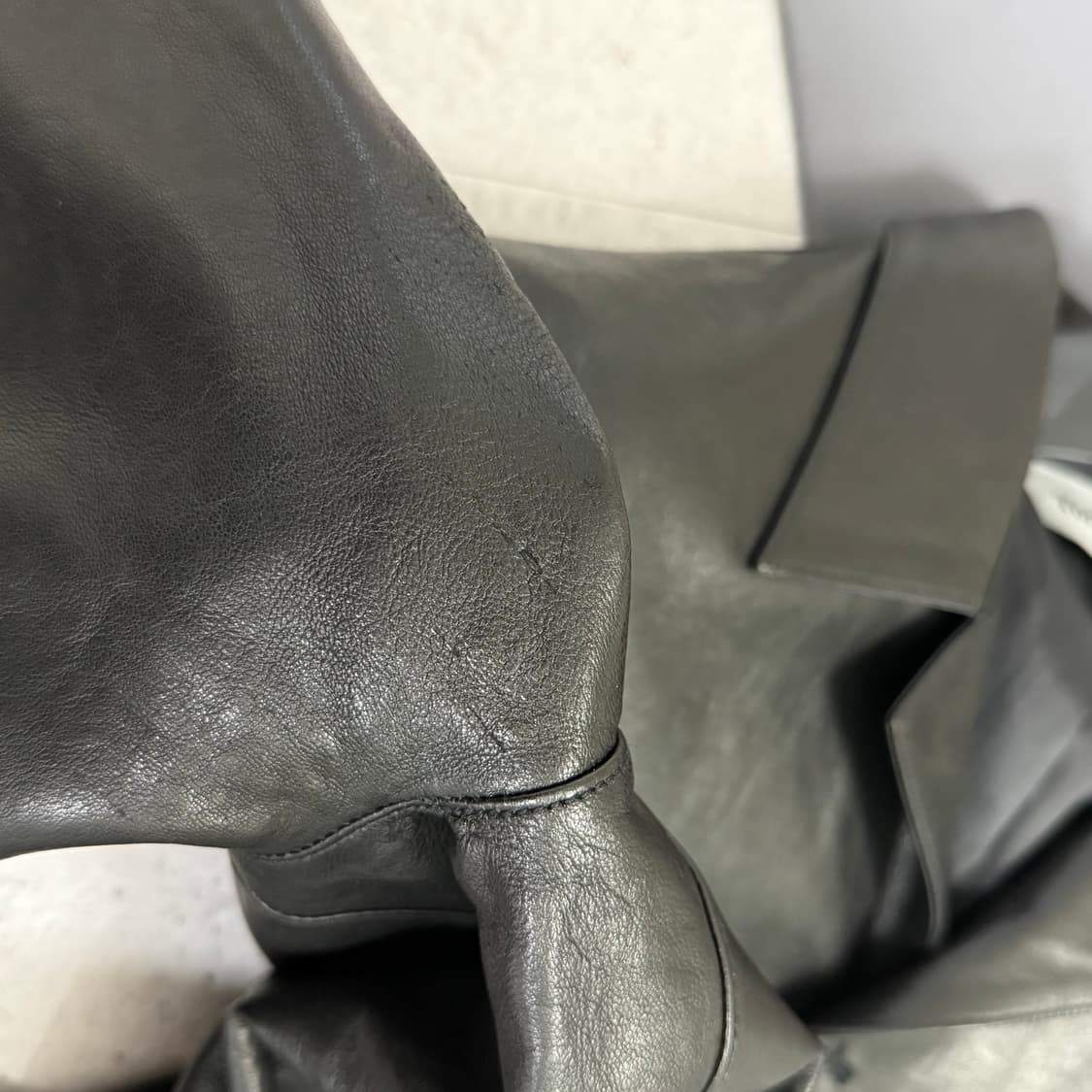 토니웩 VEGETABLE TANNED LAMB LEATHER JACKET 상품이미지3