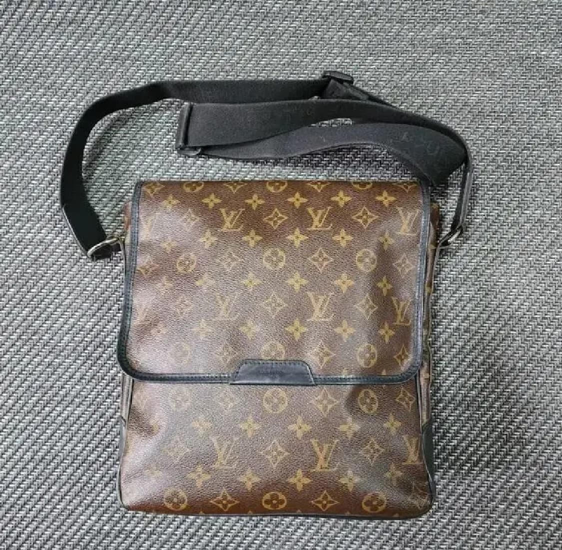 루이비통 모노그램 마카사 베이스 MM 크로스백  상품이미지1