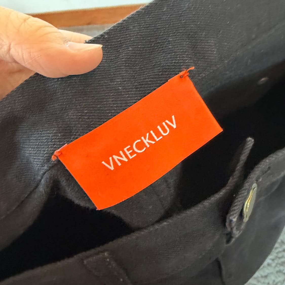 브이넥러브 블랙 스티치 포인트 데님 팬츠 상품이미지5