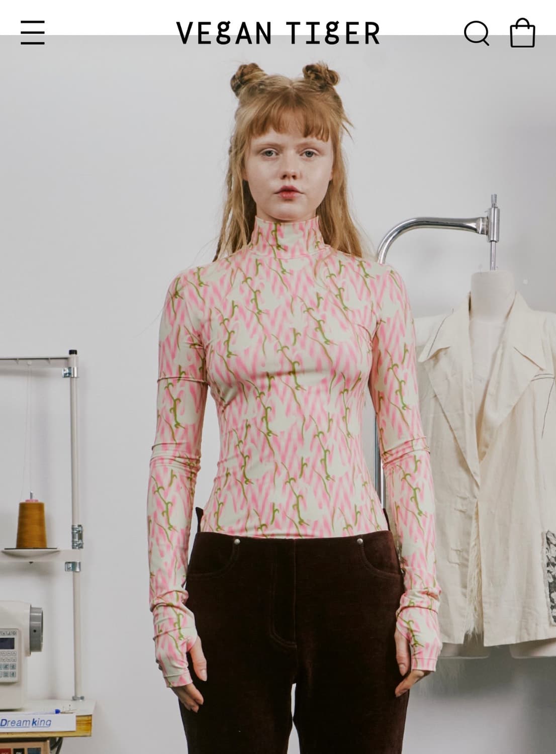 비건타이거 프린트 모크넥 탑 폴라티 상품이미지3