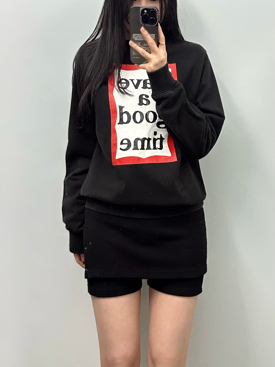 해브어굿타임 박스로고 블랙 맨투맨 상품이미지1