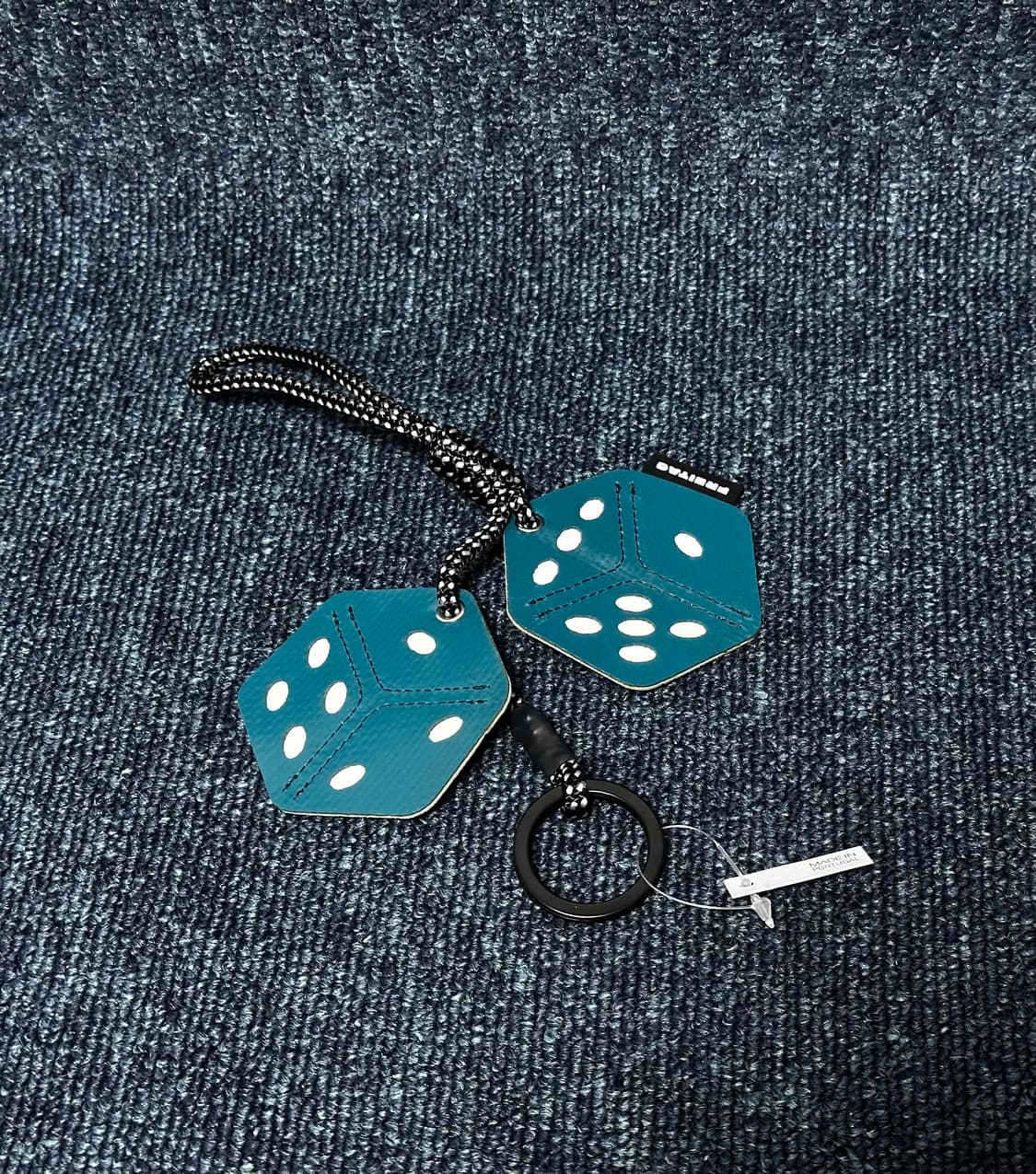 새제품 Freitag 프라이탁 희귀 다이스 키링 판매 상품이미지7