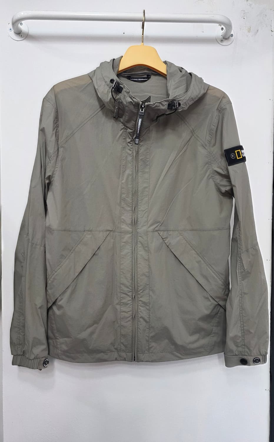 내셔널지오그래픽 남성 바람막이 상품이미지1