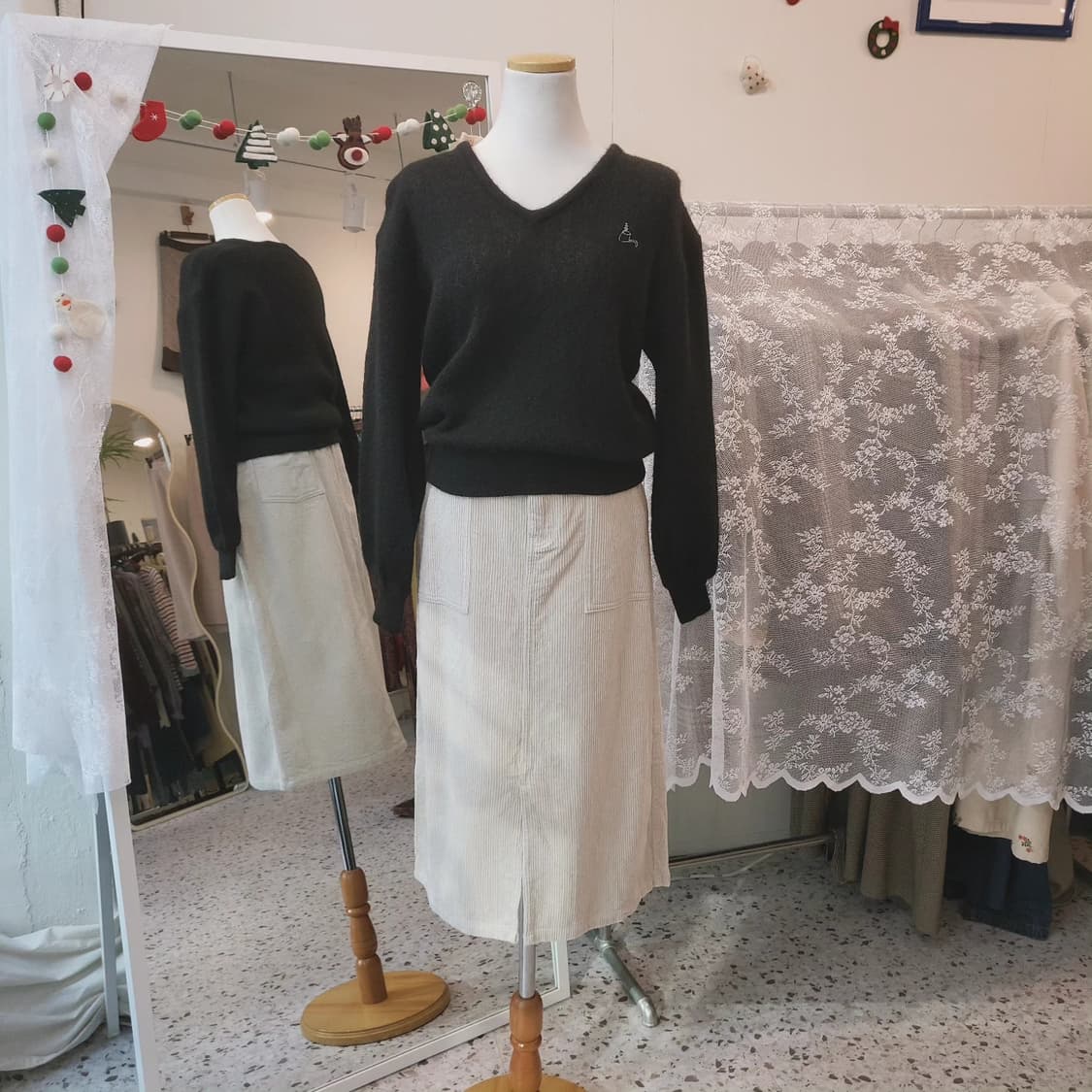 Troy bros 뉴울 블랙 브이넥 니트 상품이미지1