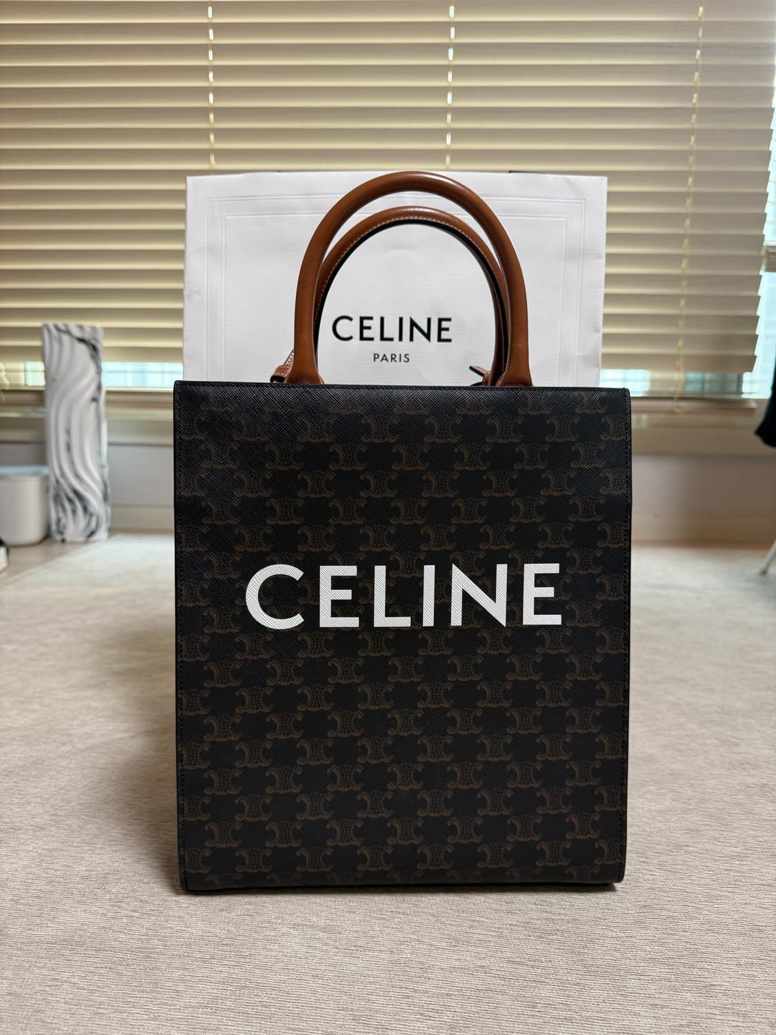 CELINE 셀린느 버티컬 카바스백 M - 트리옹프 캔버스&카바스킨 상품이미지2