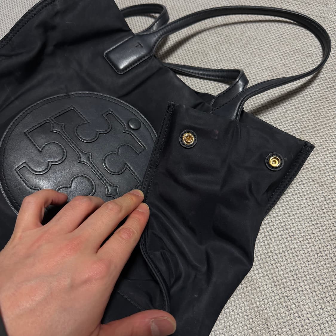 토리버치(TORY BURCH)엘라 로고 토트백 상품이미지3