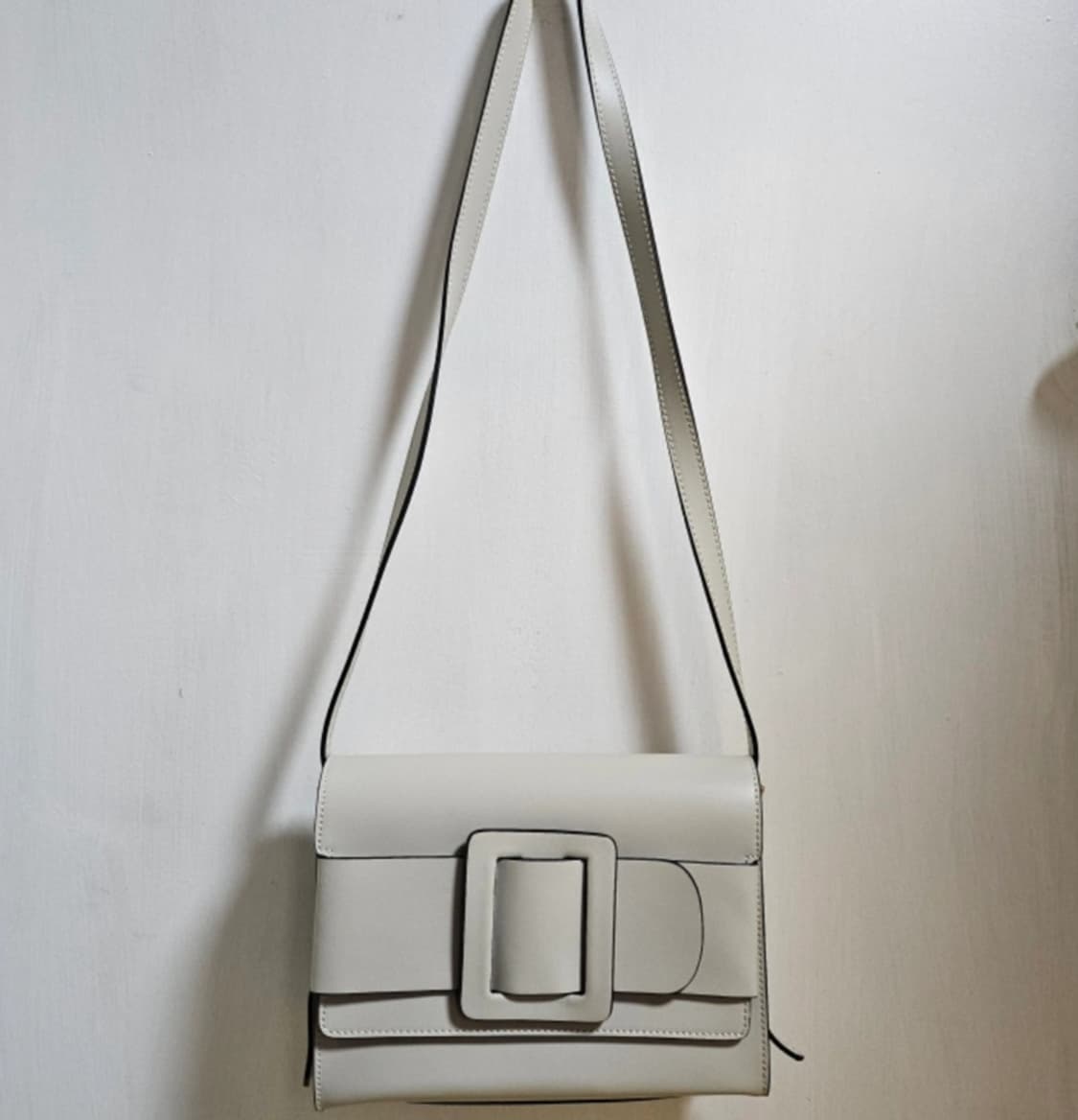 (새상품) 빈가디세이 아테 버클백 미니 초크화이트 상품이미지6