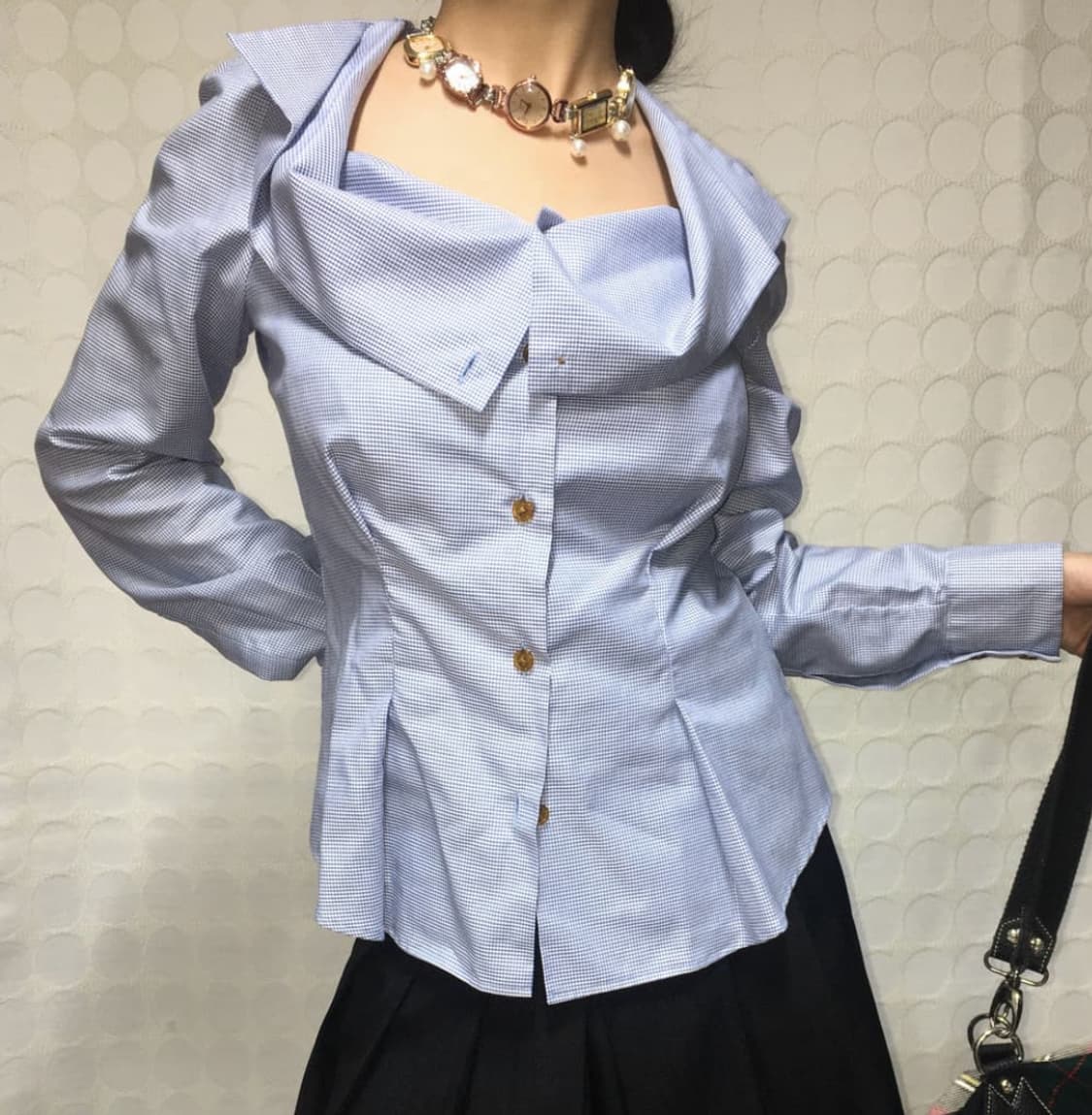 비비안 웨스트우드 드레이프 변형 칼라 셔츠 상품이미지2