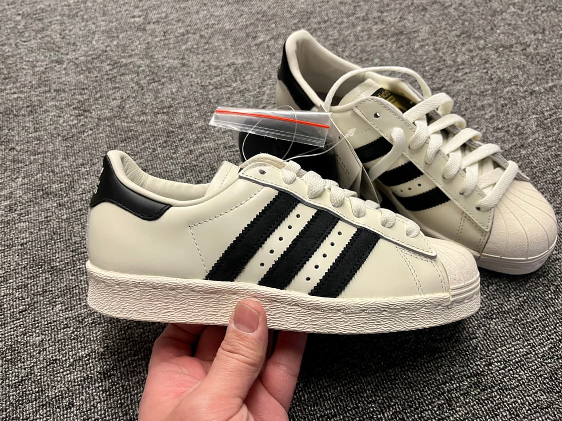 [220] 아디다스 슈퍼스타 80s 디럭스 빈티지화이트블랙 새제품  상품이미지4