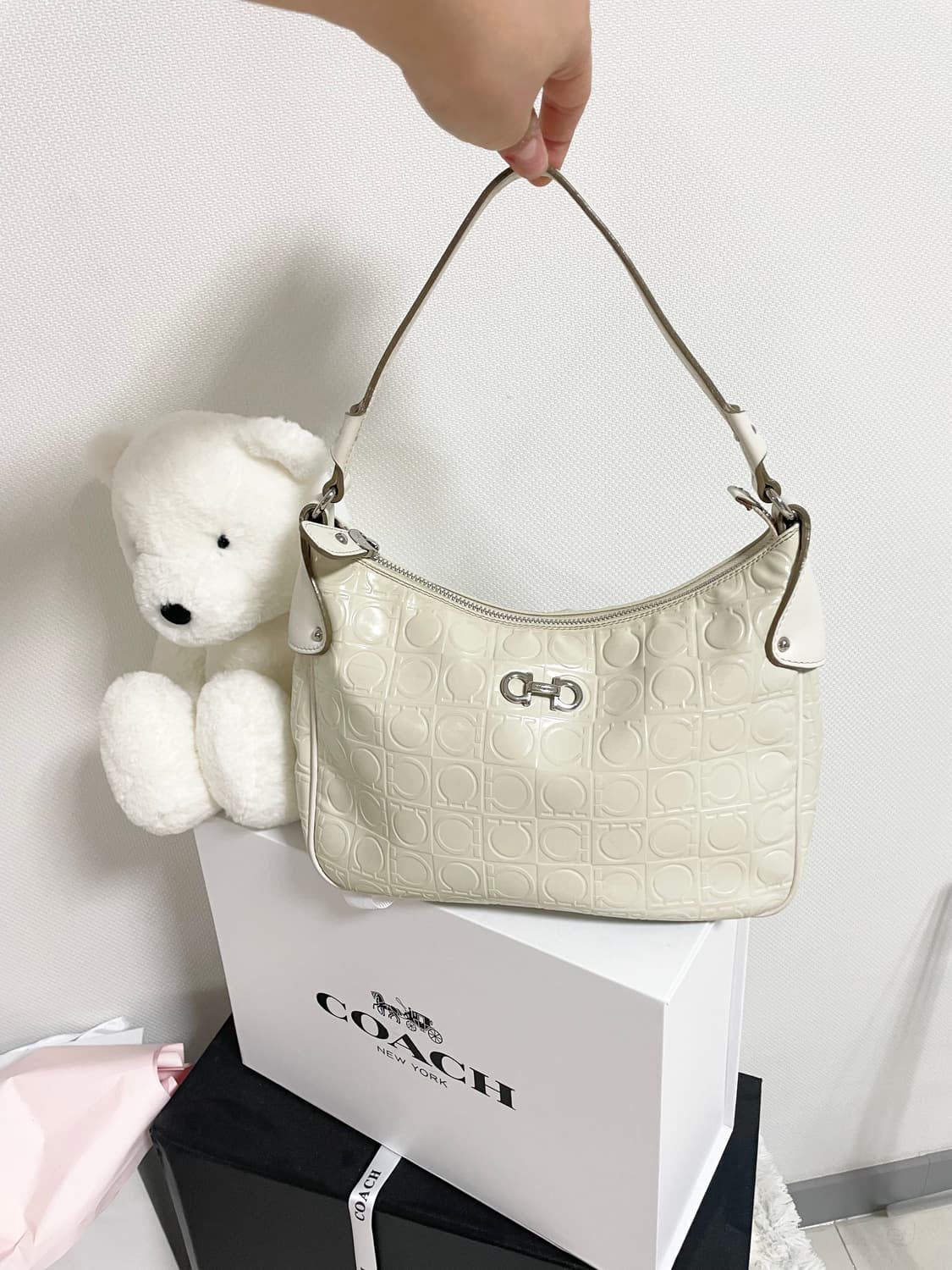 페라가모 화이트 토트백 숄더백 상품이미지1