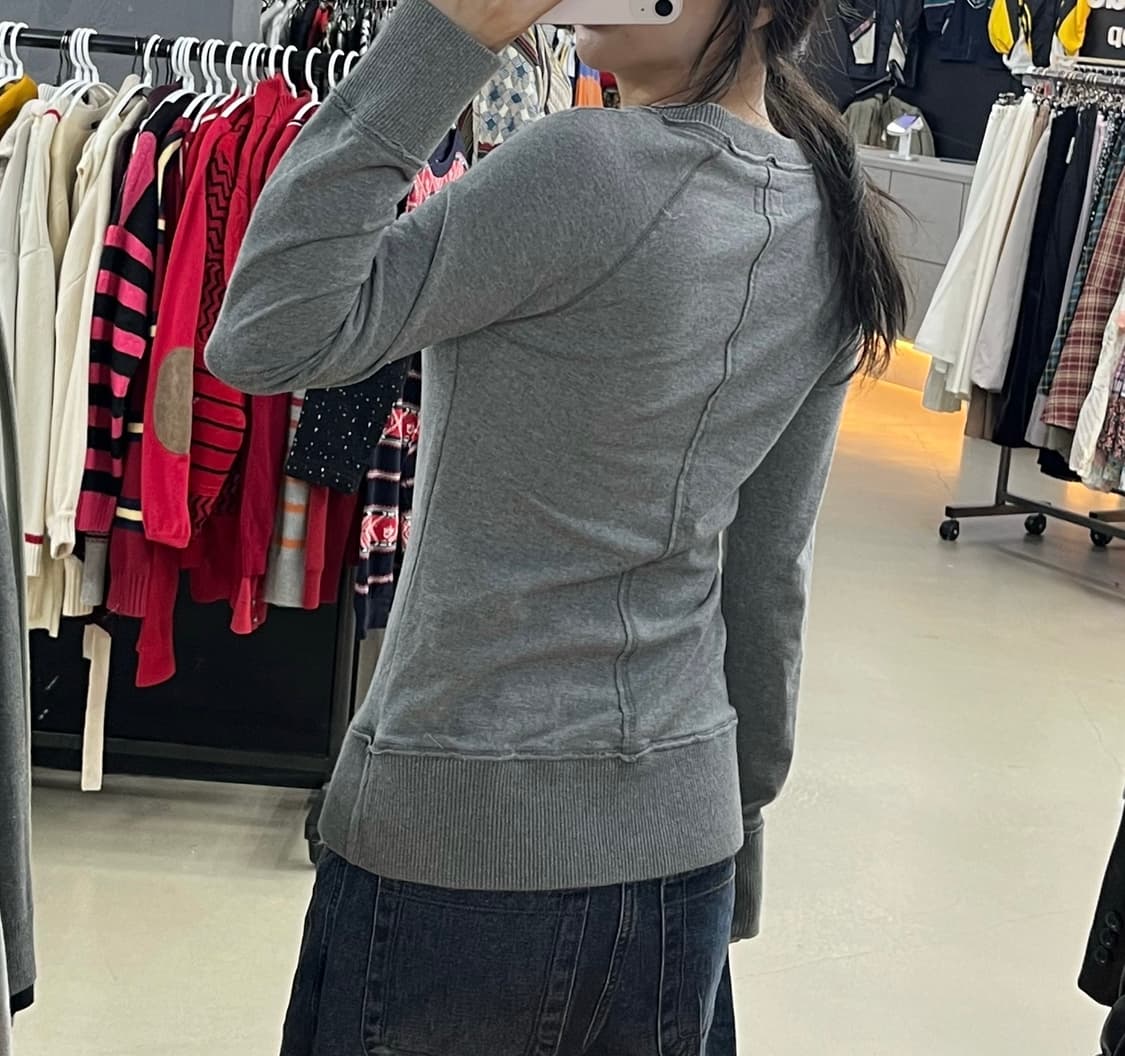 디젤 브이넥 맨투맨 상품이미지2