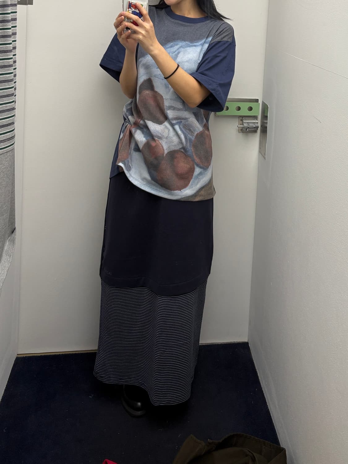 엔조블루스 26SS 믹스 스트라이프 롱 스커트 네이비 상품이미지2