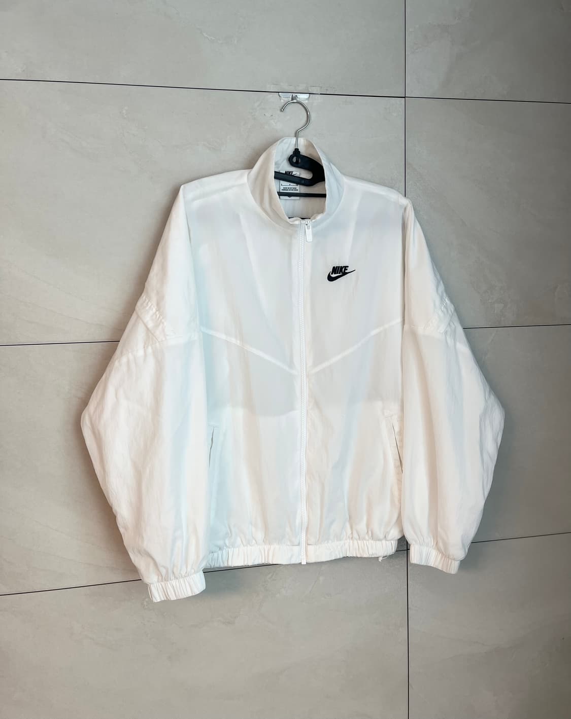 나이키 스우시 에센셜 바람막이 화이트 [S] 상품이미지3