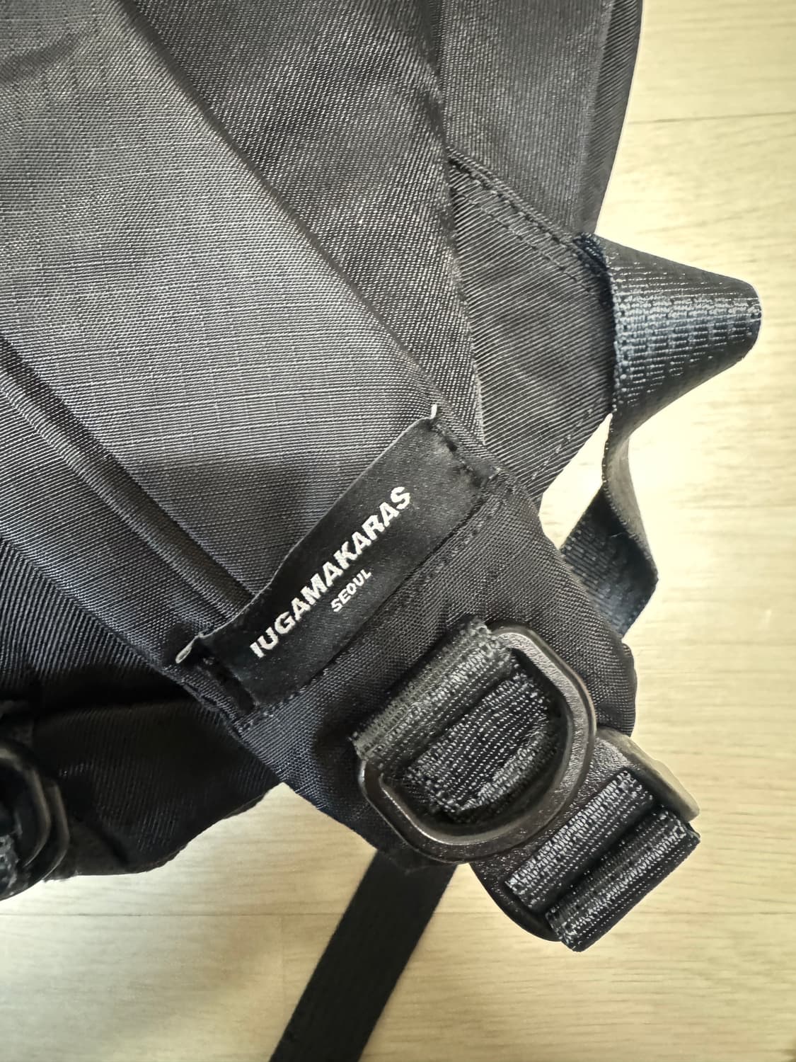 이우가마카라스 Crow Buckle 백팩 블랙 상품이미지10