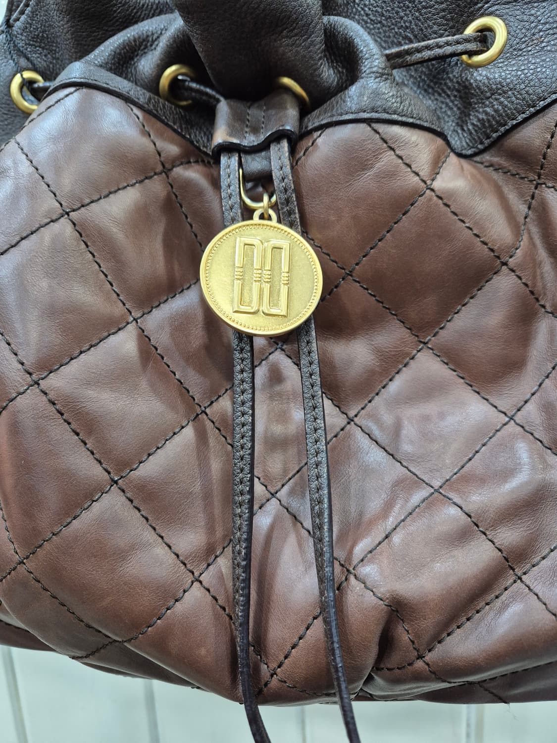 닥스 퀼팅 숄더백 상품이미지2