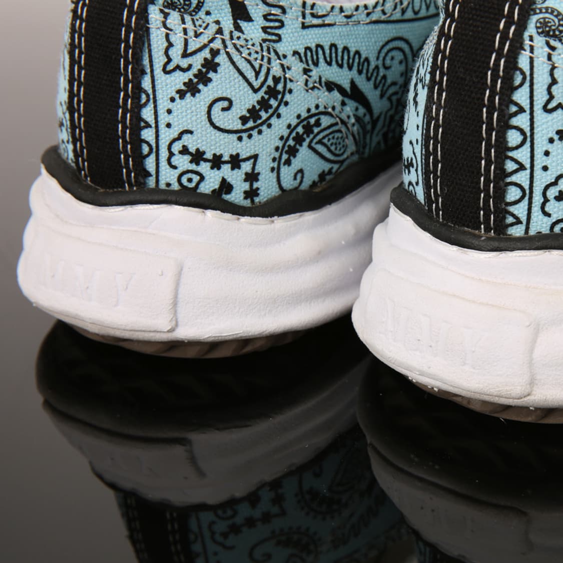 미하라야스히로 피터슨 블루 페이즐리 케이스스터디 스니커즈 43사이즈 상품이미지8