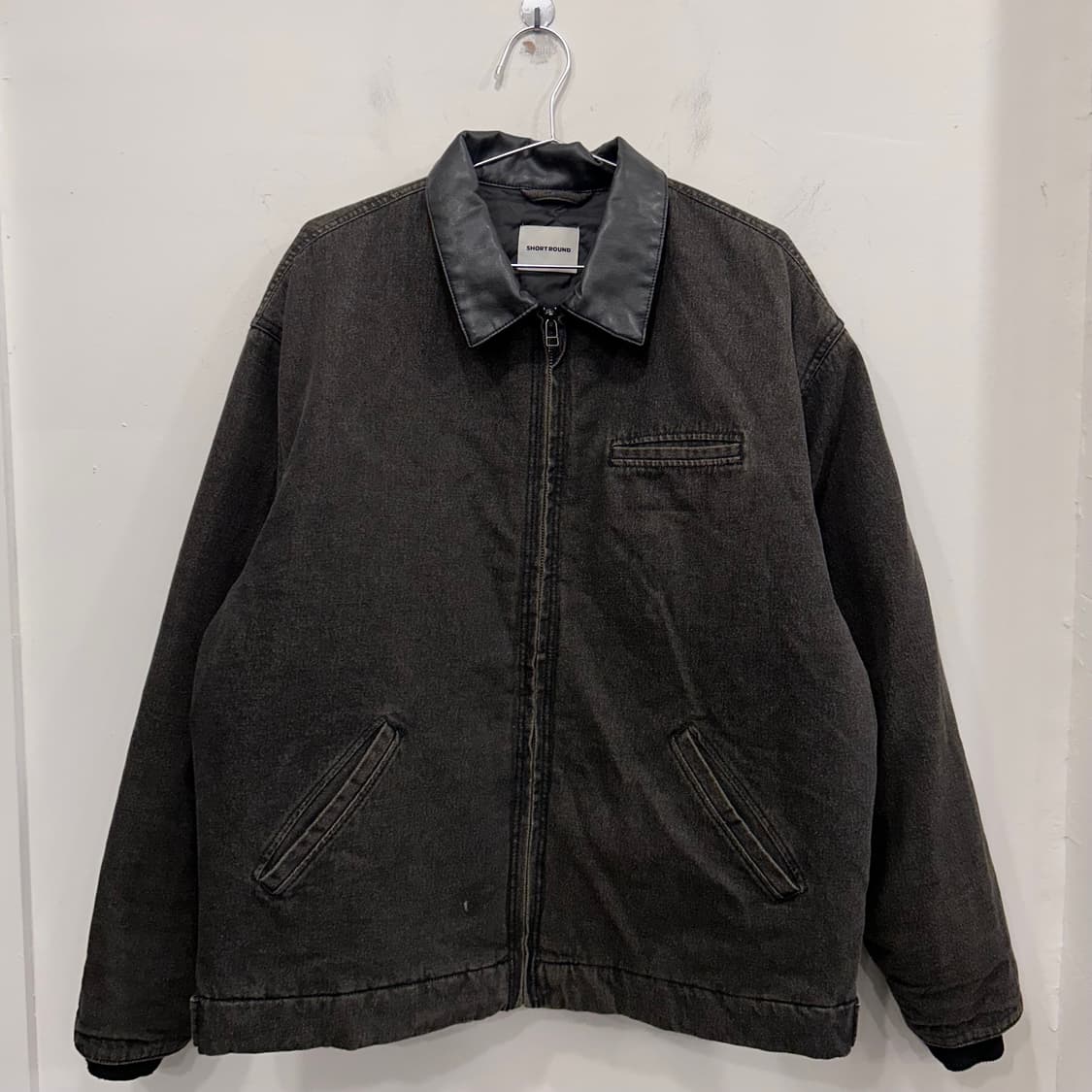 쇼트라운드 레더카라 샌드워싱 데님 워크자켓 상품이미지2