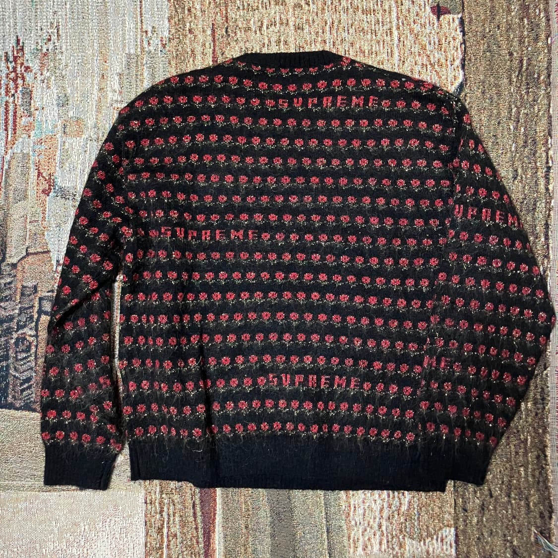 [L] 25AW 슈프림 플라워 메탈릭 스웨터 블랙 상품이미지3