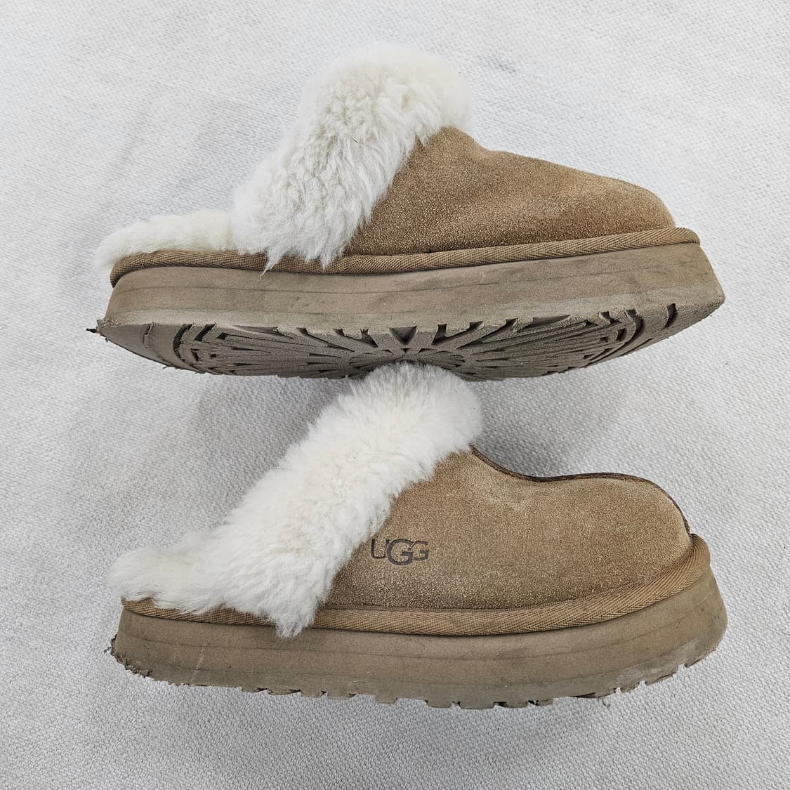 [6] UGG 디스케트 슬리퍼 체스트넛 0121Y2 상품이미지4