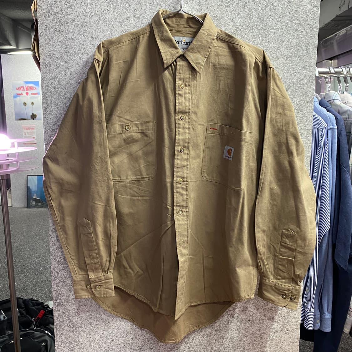 칼하트 포켓로고 베이지 투포켓 셔츠 B4030 상품이미지2