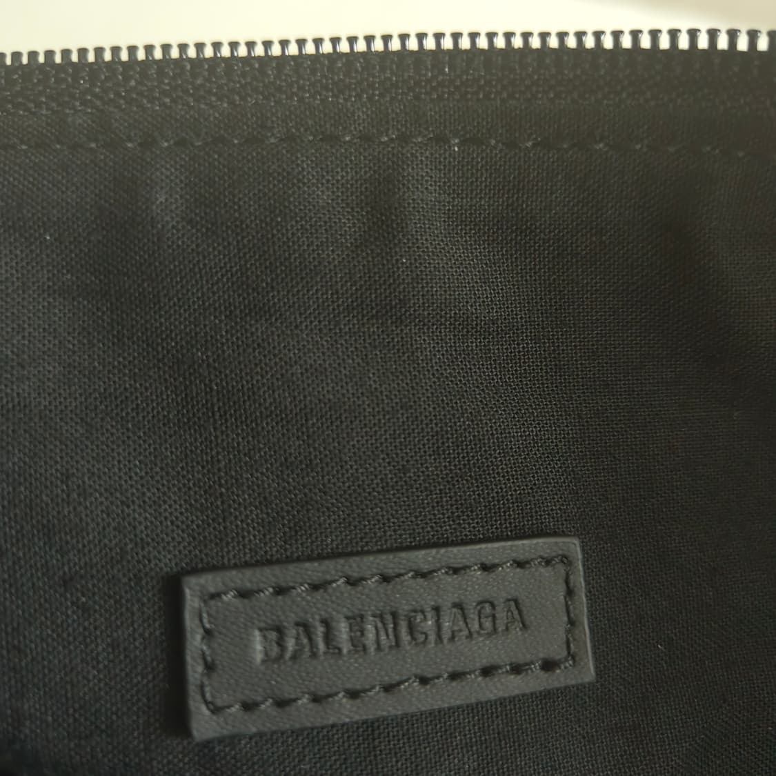 발렌시아가 위켄더 미디움 크로스백
숄더백 상품이미지7