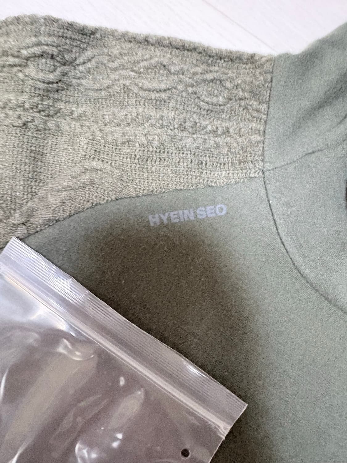 Hyein seo 혜인서 테크 울 후디 상품이미지2