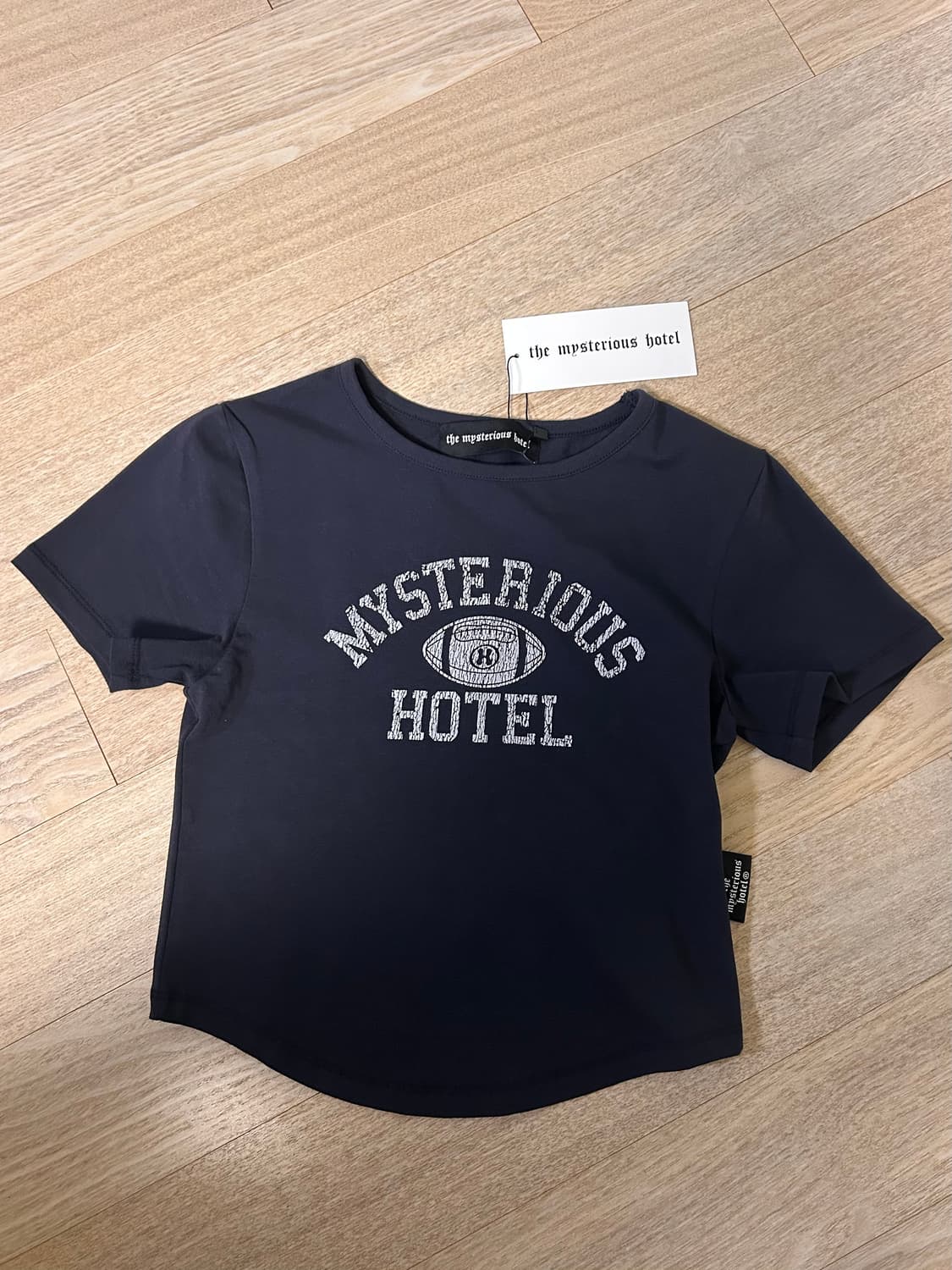 더 미스테리어스 호텔 RUGBY U LINE T-SHIRT [NAVY] 상품이미지4