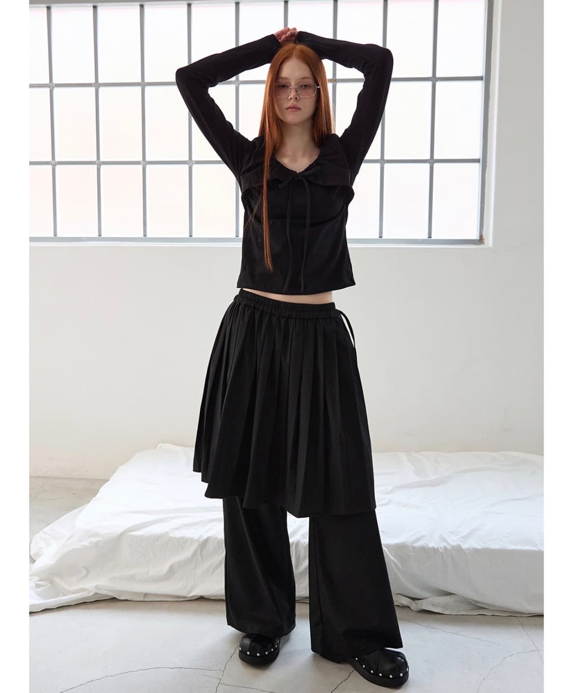 렌세 rense 스트라이프 플리츠 스커트 레이어드 팬츠 블랙  상품이미지1