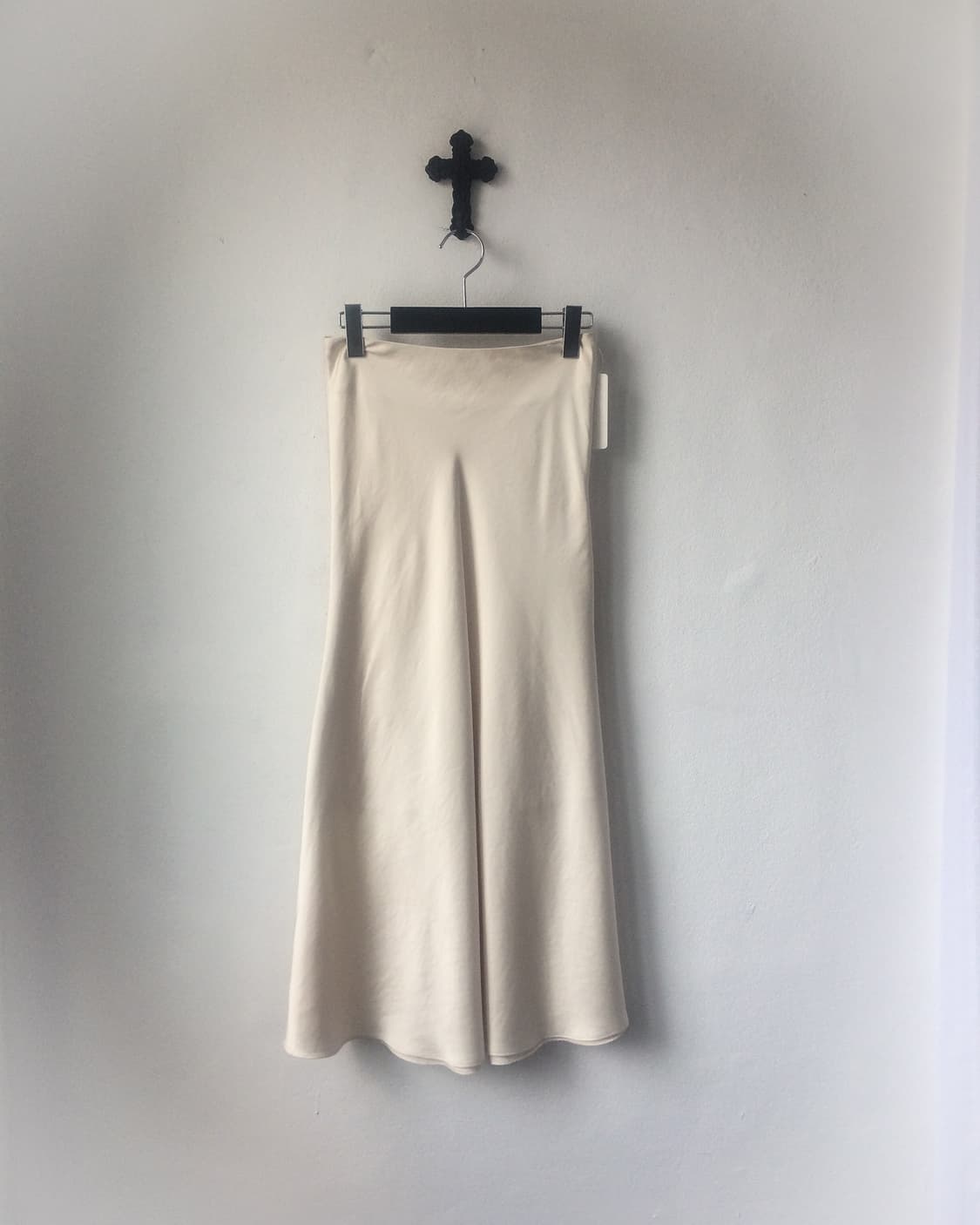 Glossy long skirt 상품이미지1