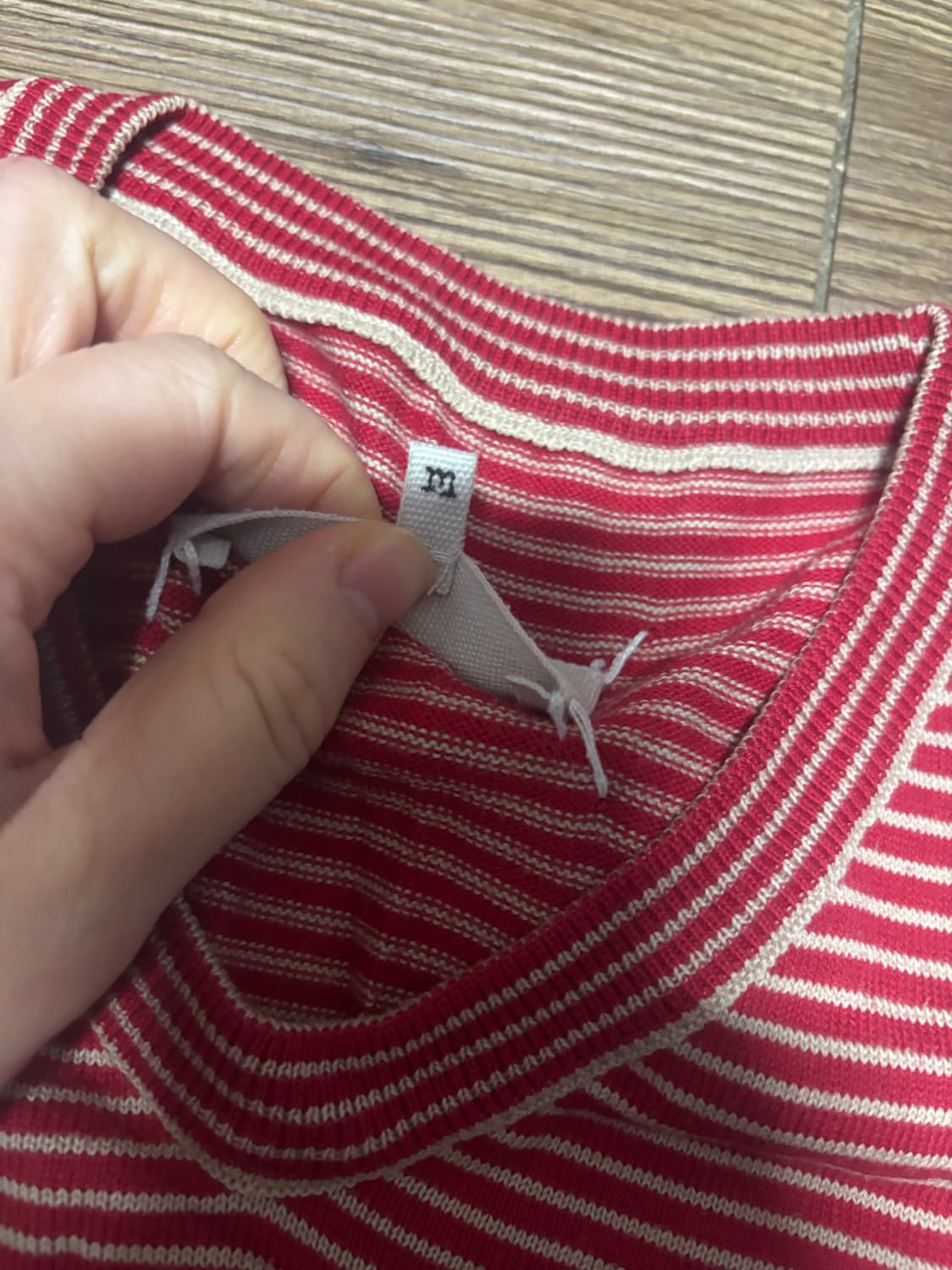 마르지엘라 스트라이프 브이넥 니트 상품이미지2