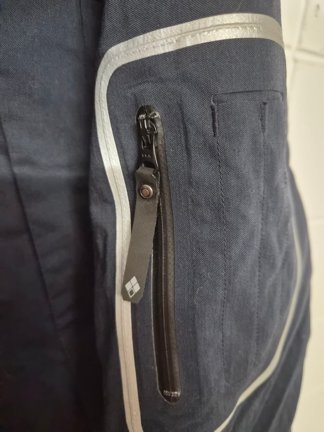 105) 몽벨 구스다운 패딩 팝니다 상품이미지3