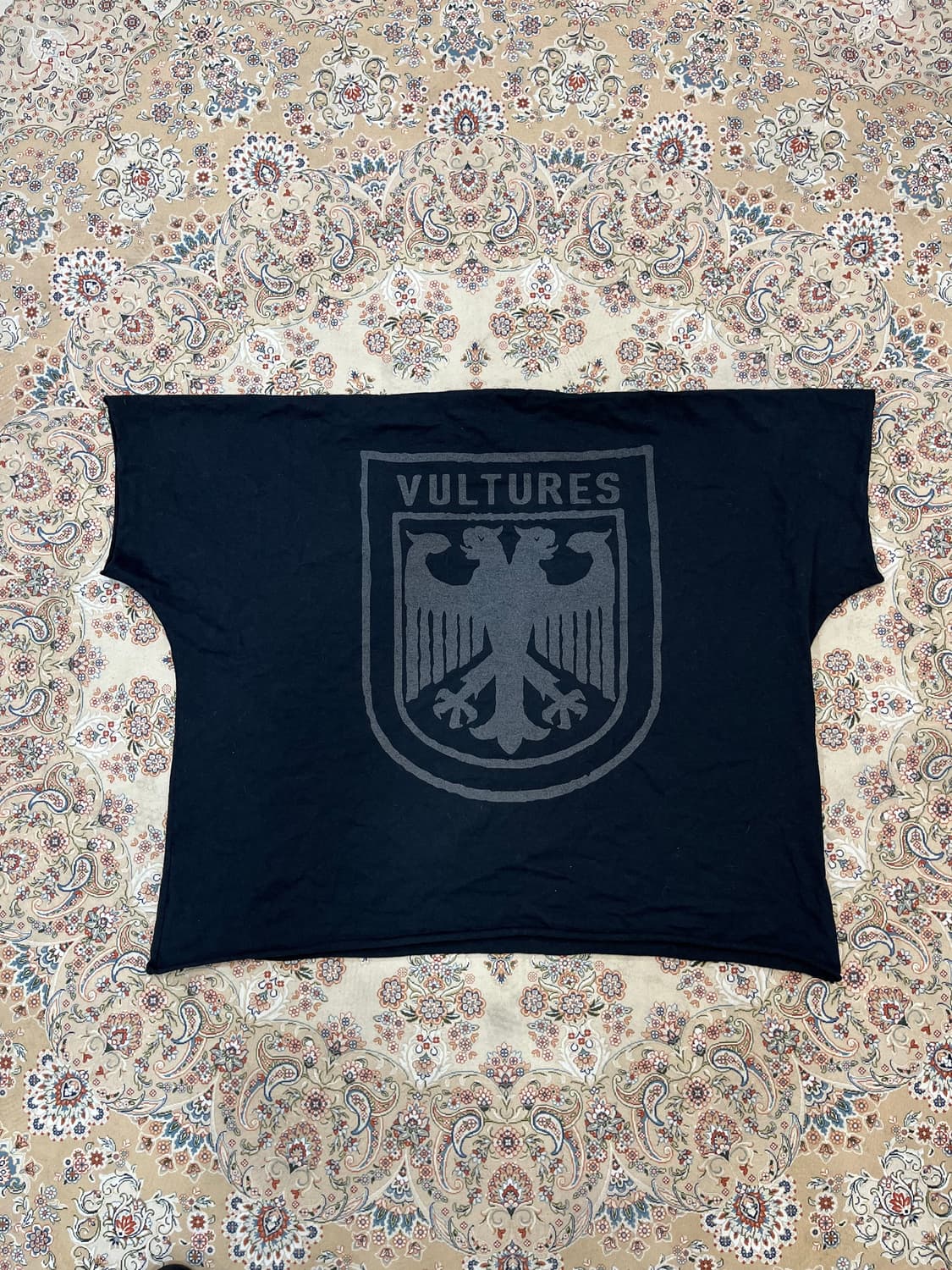 이지 벌쳐스 크롭 로우컷 티셔츠 칸예 상품이미지1