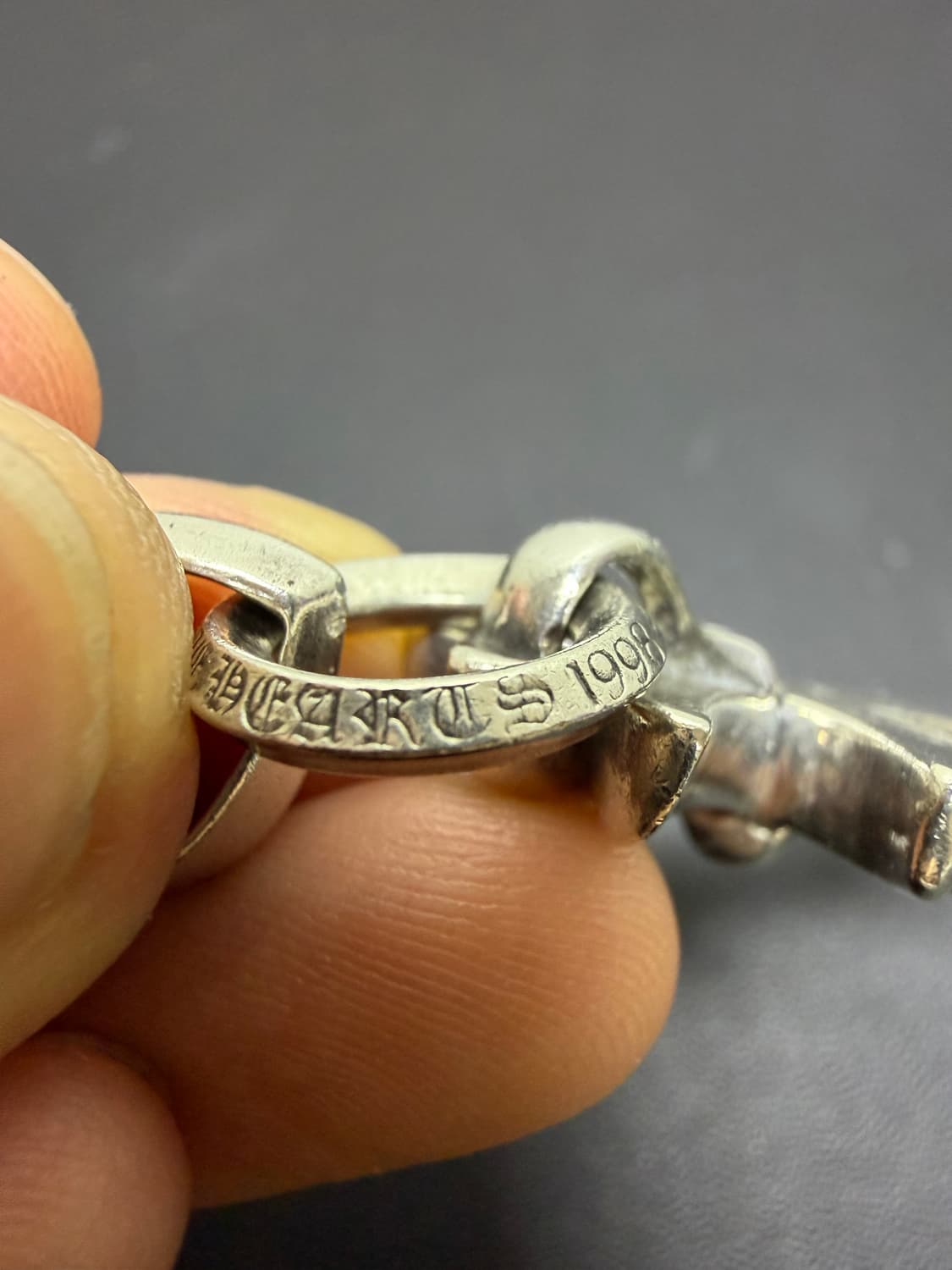 크롬하츠 스몰 크로스 위드 베일 상품이미지6