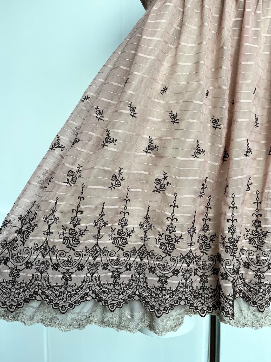 axes femme 브라운 레이스 원피스 상품이미지2