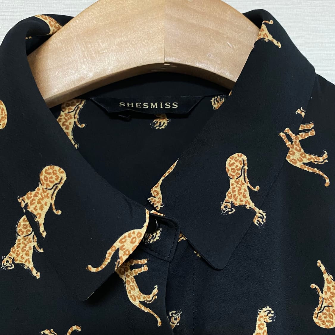 쉬즈미스 레오파드 프린트 버튼 업 셔츠 S 상품이미지3