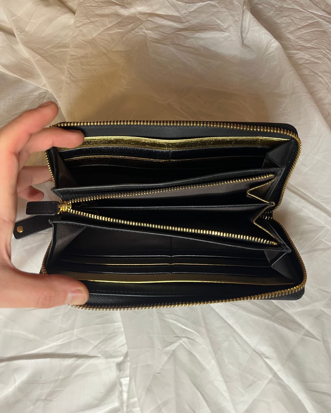 비비안 웨스트우드 바로크 프레임 프린트 집어라운드 롱 월렛 상품이미지3