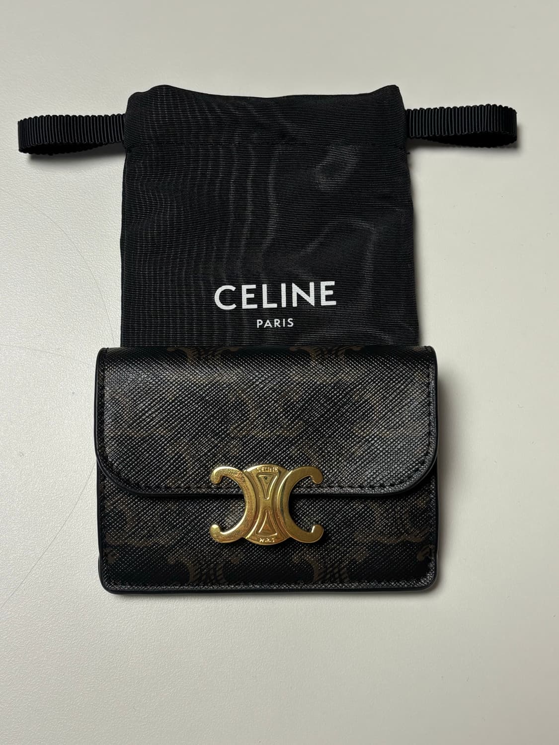 셀린느 트리옹프 캔버스 플랩 카드지갑 상품이미지3