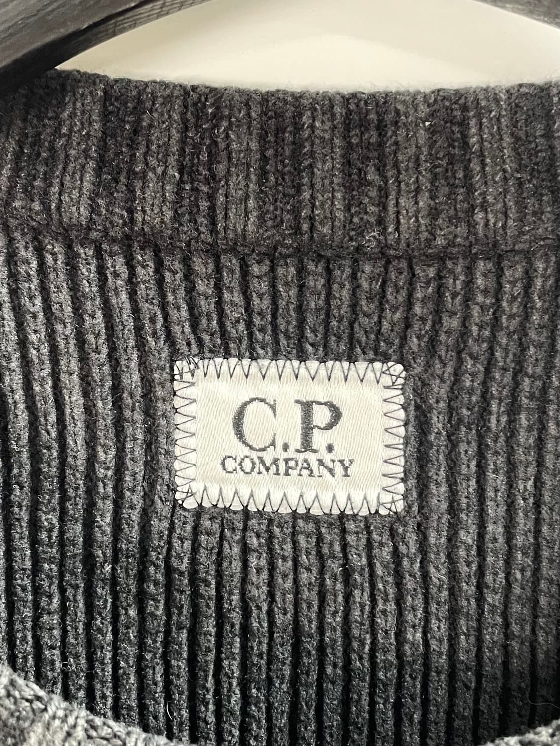 CP컴퍼니 렌즈 라운드 니트 맨투맨 (on.212) 상품이미지5