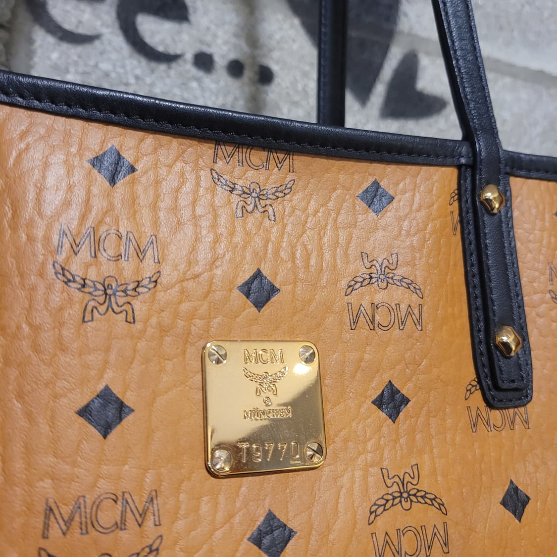 MCM 리버시블 비세토스 쇼퍼백 상품이미지3