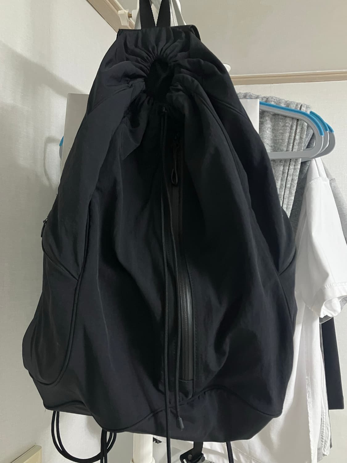 해칭룸 스트링 백팩 블랙 상품이미지2