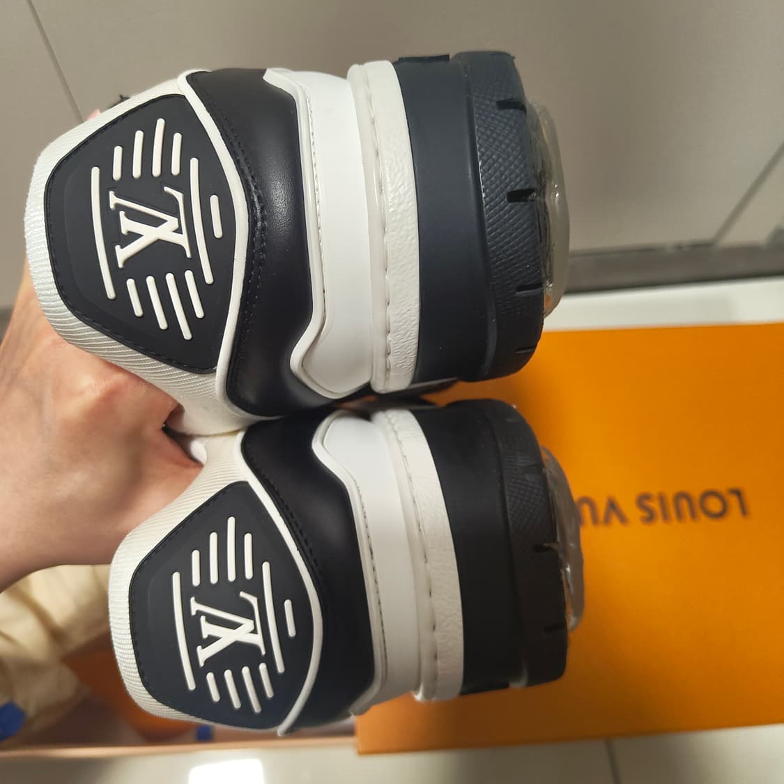 루이비통 맥시 트레이너 7.5 상품이미지9