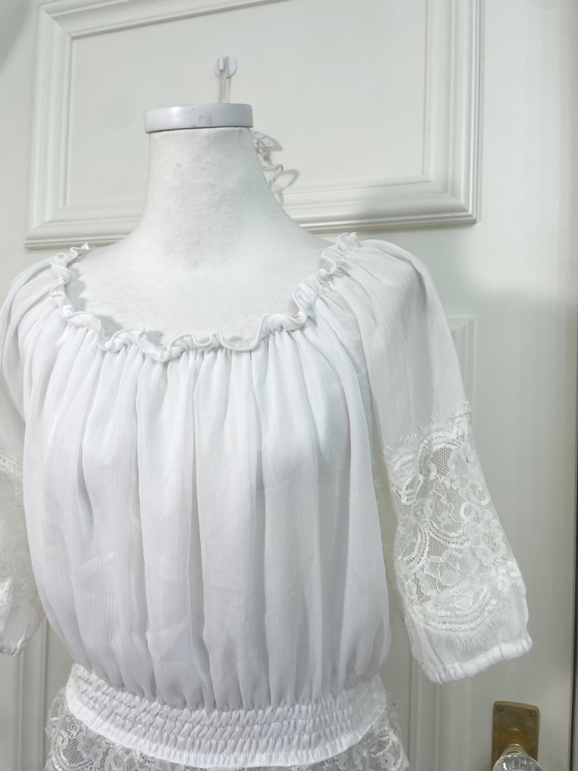 white lace trim off-shoulder blouse 상품이미지8